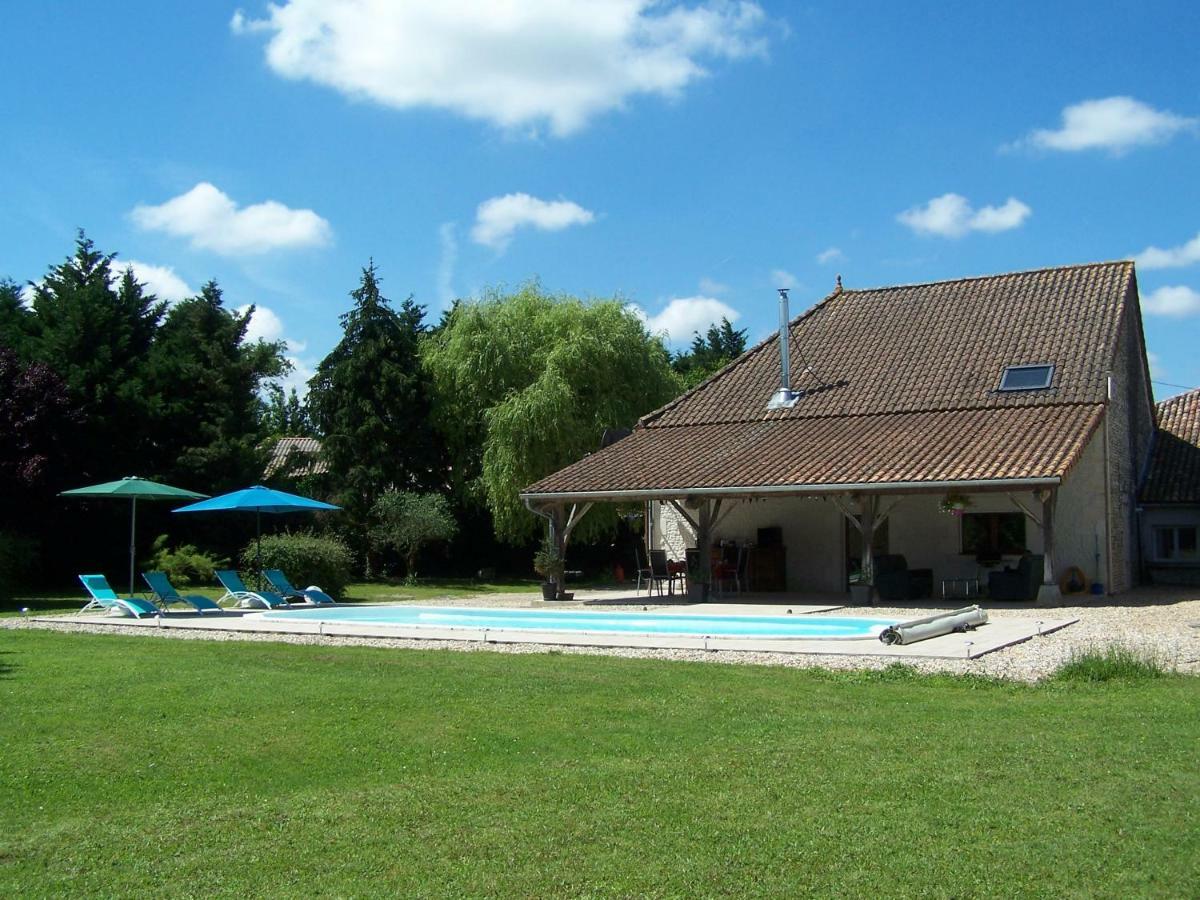 Chez Jousseaume Chambre D'Hotes Et Gites Saint-Ciers-Champagne Экстерьер фото