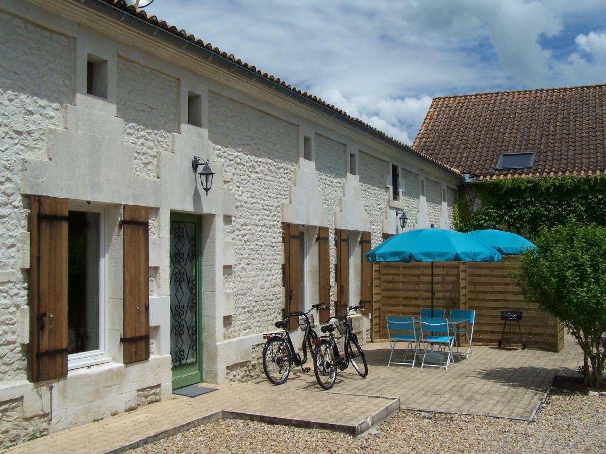 Chez Jousseaume Chambre D'Hotes Et Gites Saint-Ciers-Champagne Экстерьер фото