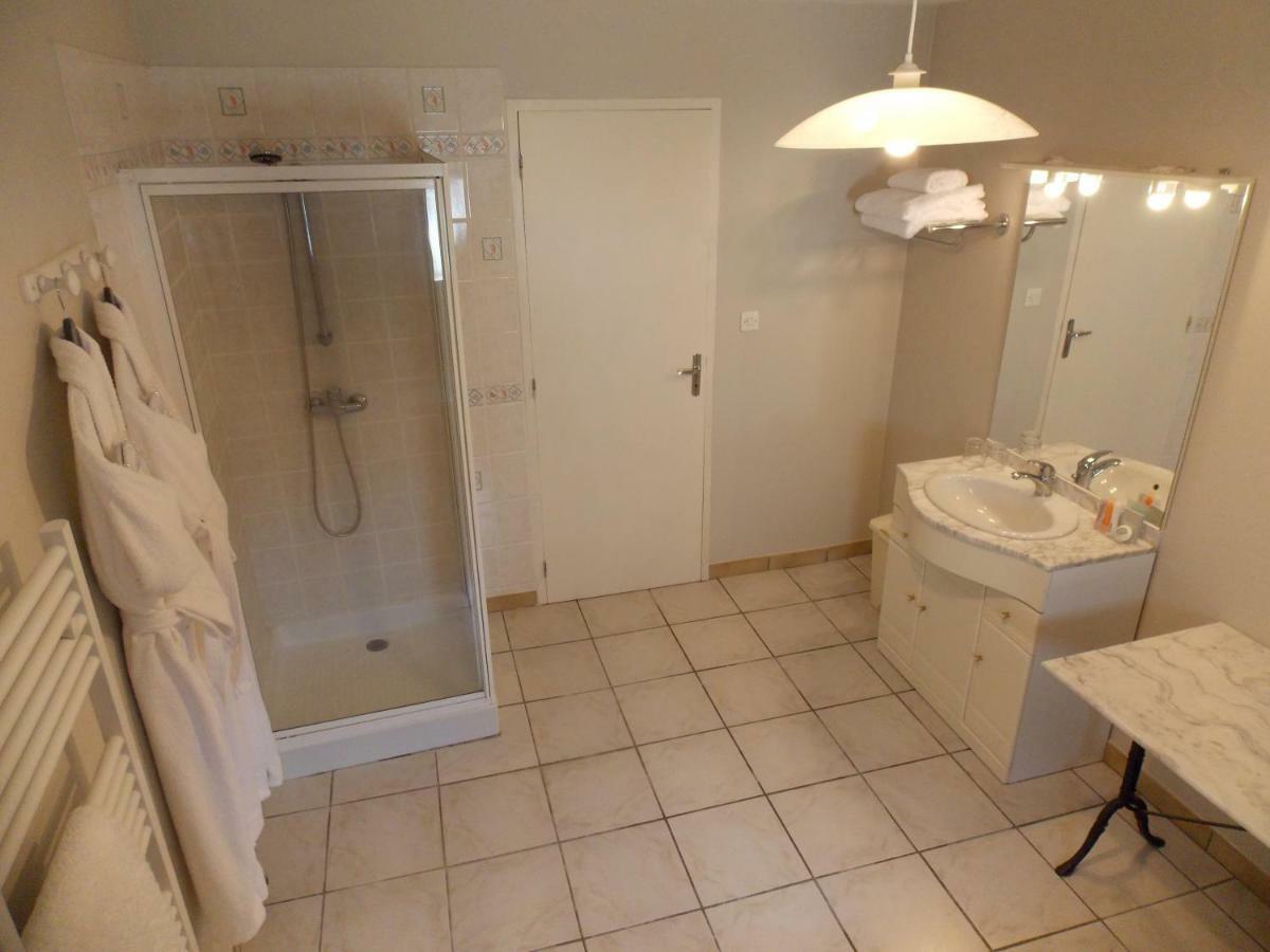 Chez Jousseaume Chambre D'Hotes Et Gites Saint-Ciers-Champagne Экстерьер фото
