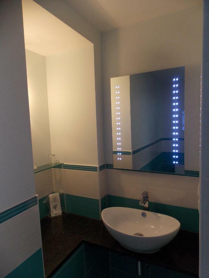 Chez Jousseaume Chambre D'Hotes Et Gites Saint-Ciers-Champagne Экстерьер фото