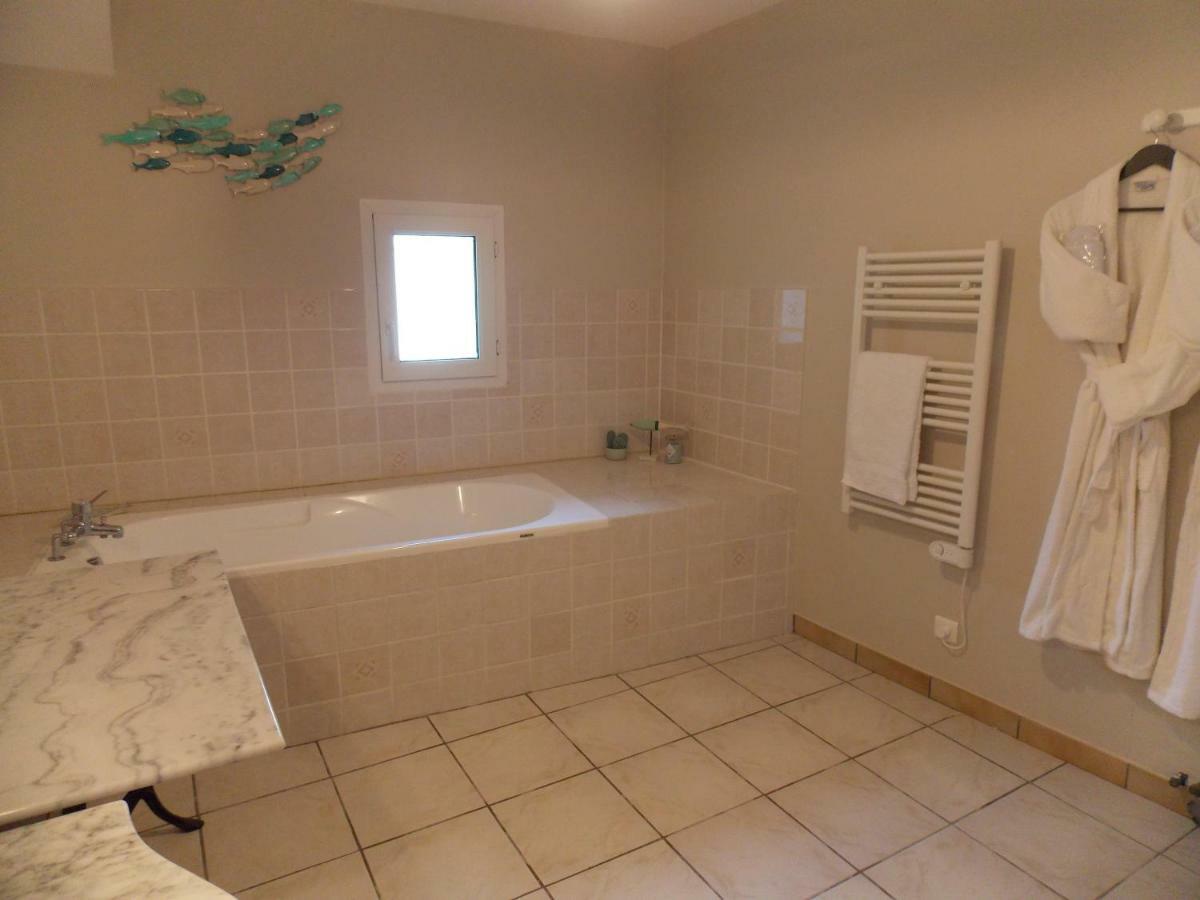 Chez Jousseaume Chambre D'Hotes Et Gites Saint-Ciers-Champagne Экстерьер фото