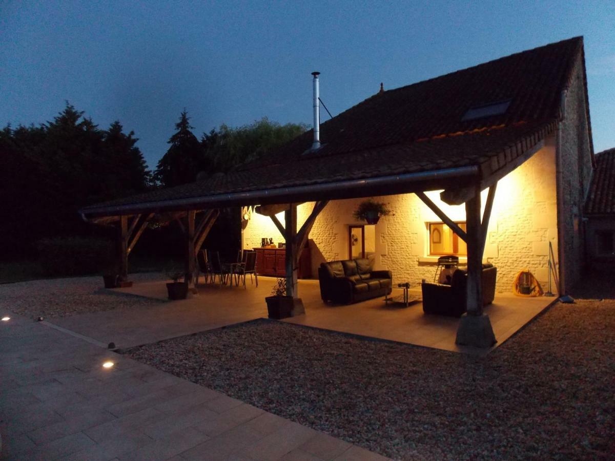 Chez Jousseaume Chambre D'Hotes Et Gites Saint-Ciers-Champagne Экстерьер фото